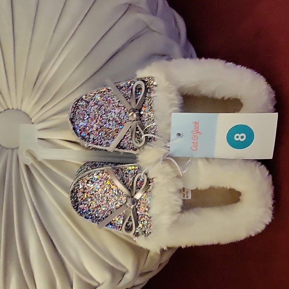 Cat and Jack Toddler Size 8 Slippers